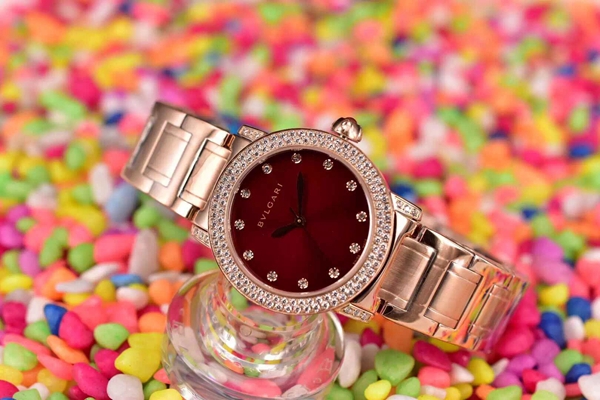 ブルガリ時計正面デザイン